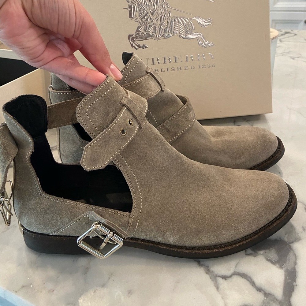 Burberry Brit Boot Haddenfieldflat Ankle Boot